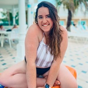 Meet your Posher, Alexandra